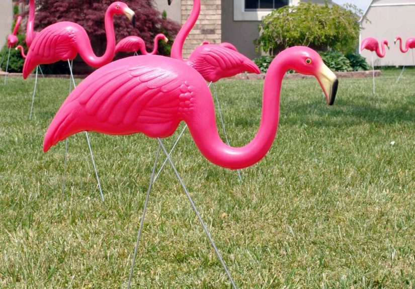 Designers Say These 5 Front Yard Details Are Making Your Home Look Stuck in the Past