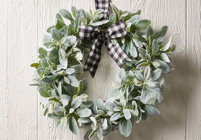 How to Tie a Bow On A Wreath In 3 Easy Steps