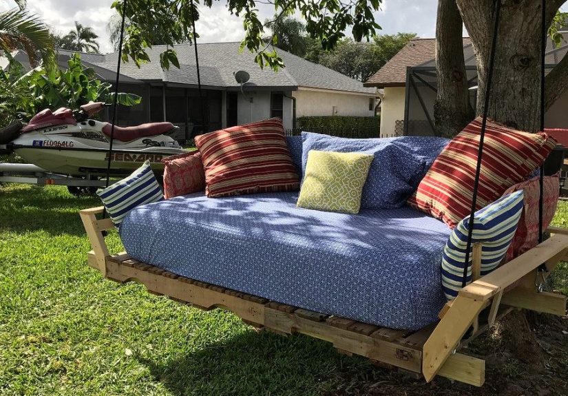 Pallet Swing Bed, Modified, Idea Found On Pinterest!