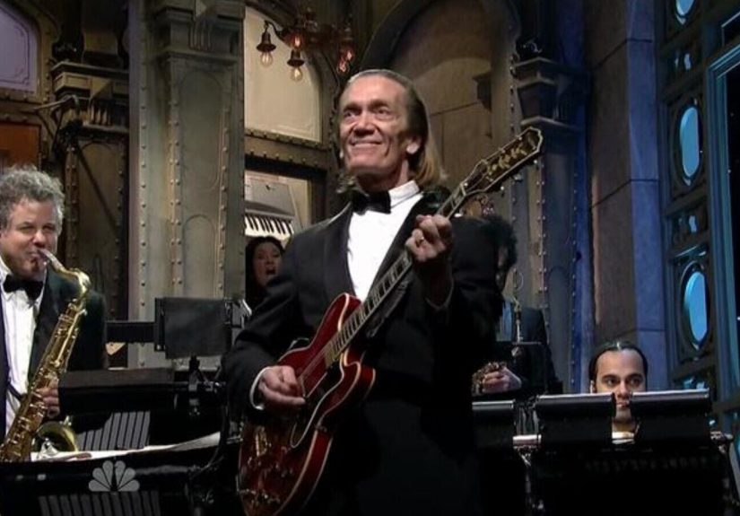 Playing With This Artist Was Legendary ‘SNL’ Bandleader G.E. Smith’s ‘Career Highlight’