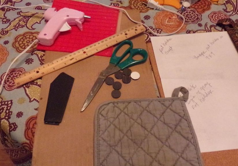 Pot Holder Scissor Holder  Fast Easy Gift Idea