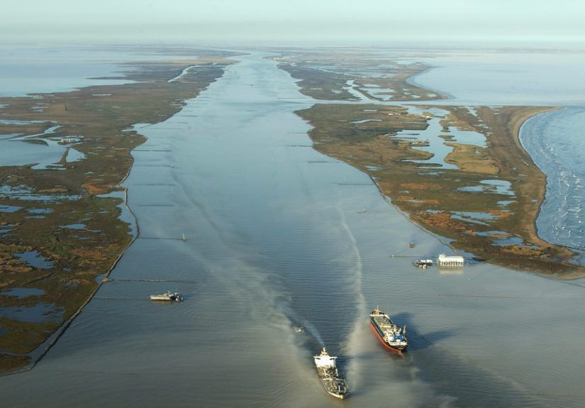 The Army Corps of Engineers Is Defending Louisiana From Saltwater
