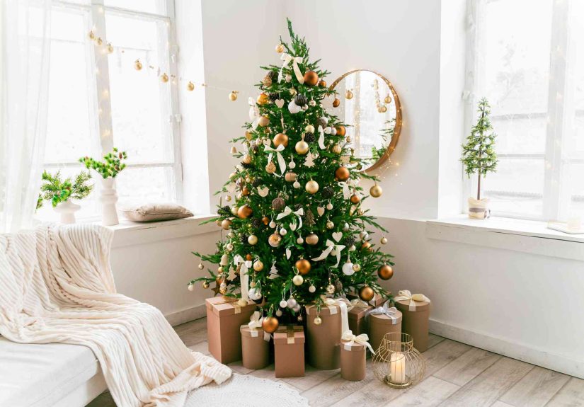 5 Tacky Holiday Decor Items That Instantly Make a Home Look Bad, Designers Say