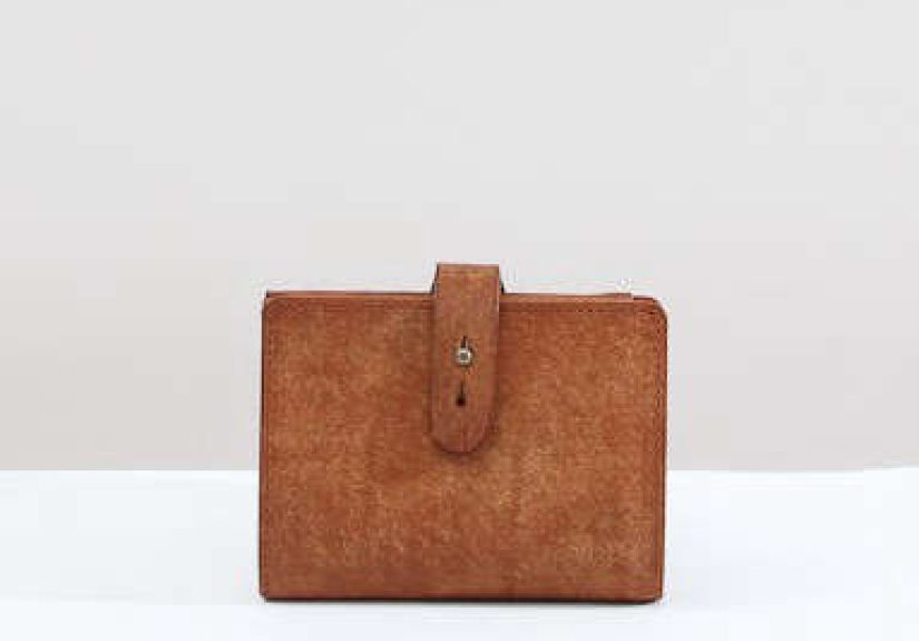 Arts & Science Jabara Short Wallet: The Perfect Blend of Style and Functionality
