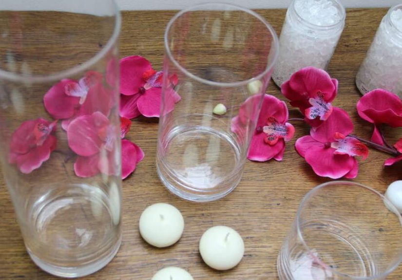 Floating Candle Valentine’s Day Tablescape