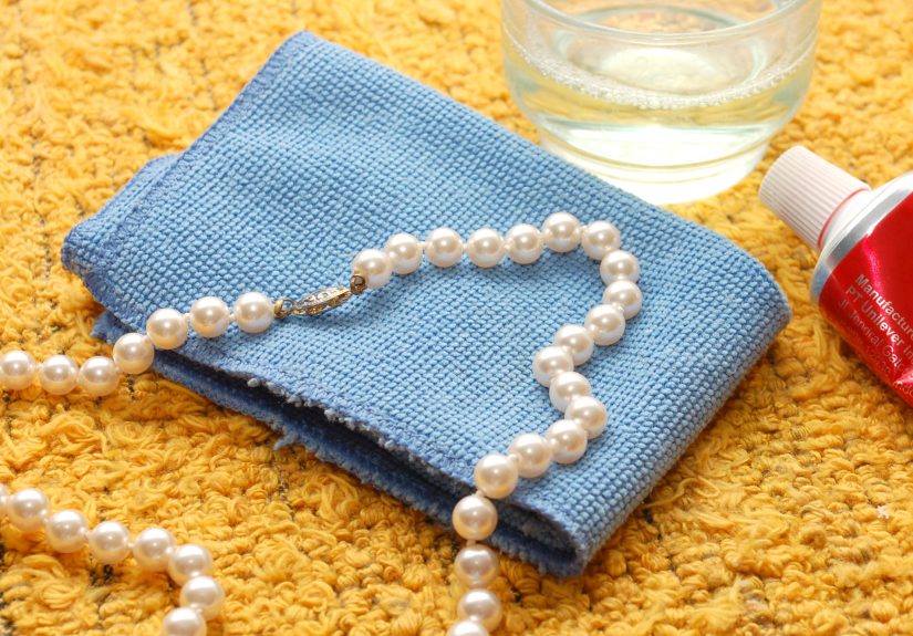 How to Clean a Pearl Necklace: 5 Steps