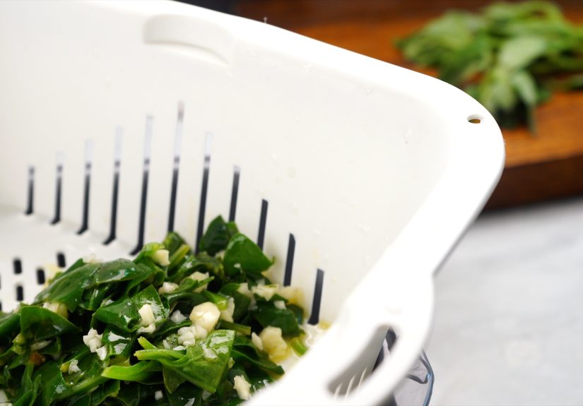 Simple Way to Steam Spinach in the Microwave