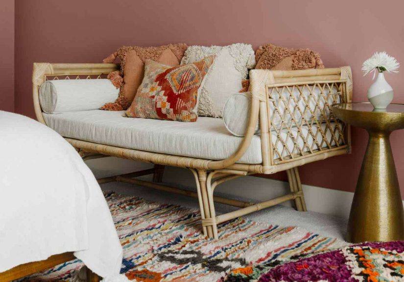 14 Creative Daybed Ideas for Small Spaces