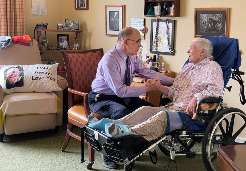 Creative Ways to Connect to Someone With Alzheimer’s
