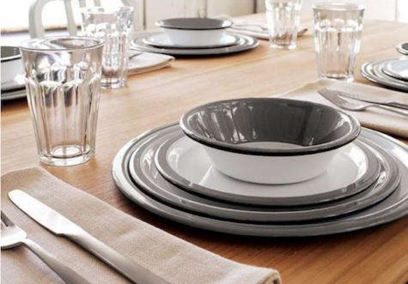 Variopinte Enamelware Set