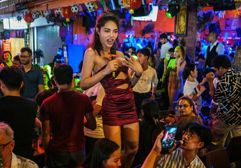 30 Times This Photographer Captured The Unfiltered Moments Of Daily Life
