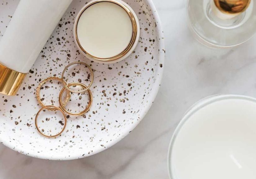 Alpha Hydroxy Acid: 8 Skincare Benefits and How to Use it