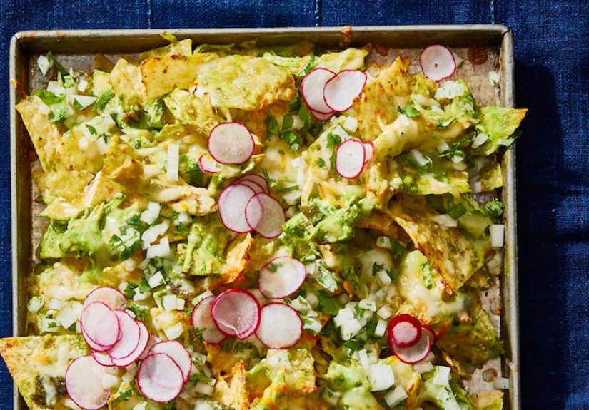 Best Chicken Suizas Nachos Recipe - How to Make Chicken Suizas Nachos