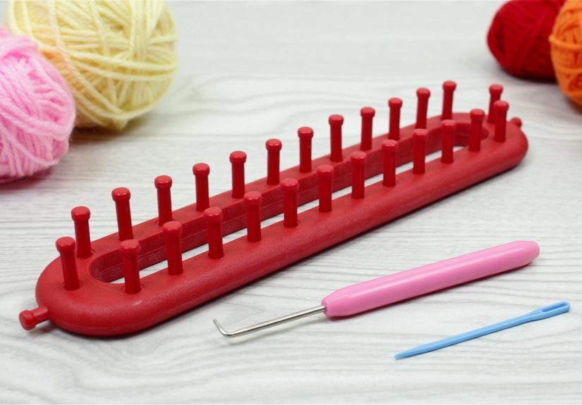 How to Knit a Scarf on a Loom
