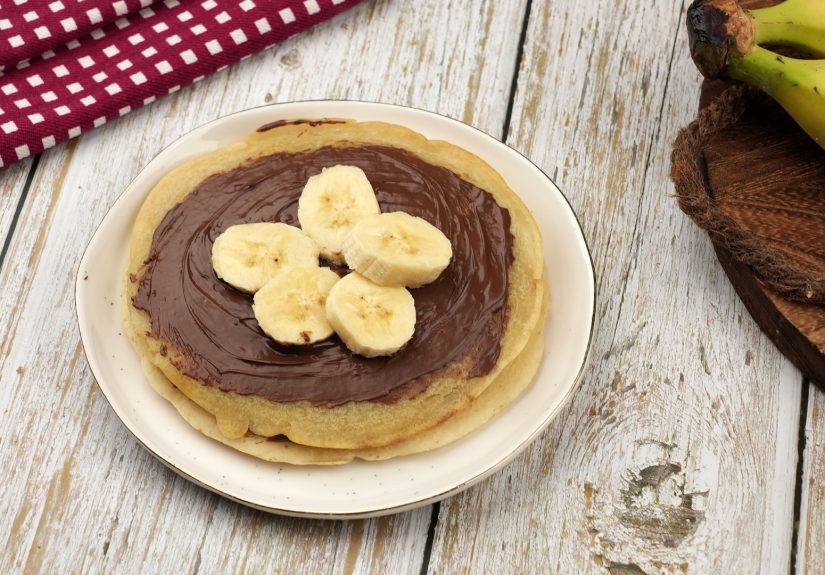 How to Make Pancakes Without Eggs or Milk: 7 Steps