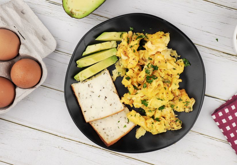 How to Make Scrambled Eggs Without Milk: 13 Steps