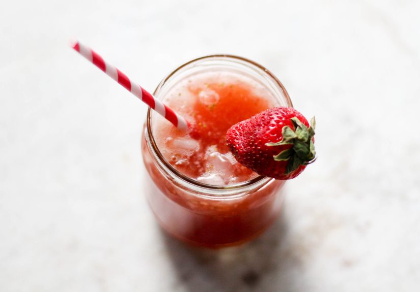 How to Make Strawberry Iced Tea: 5 Steps