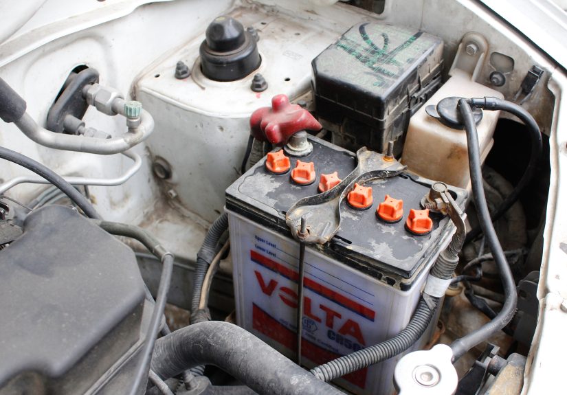 How to Push Start a Standard Vehicle: 7 Steps