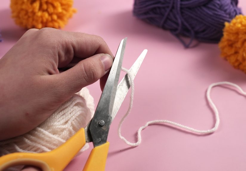 How to Use a Pom Pom Maker: An Easy Tutorial for Beginners
