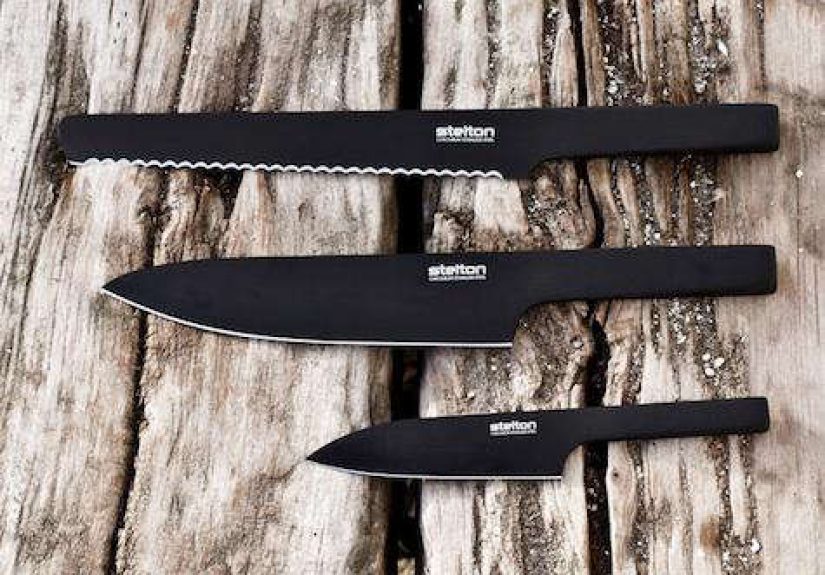 Kitchen: Pure Black Knives from Stelton