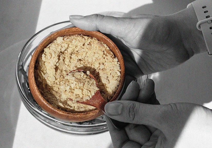 Top 5 Nutritional Yeast Benefits and How to Use It